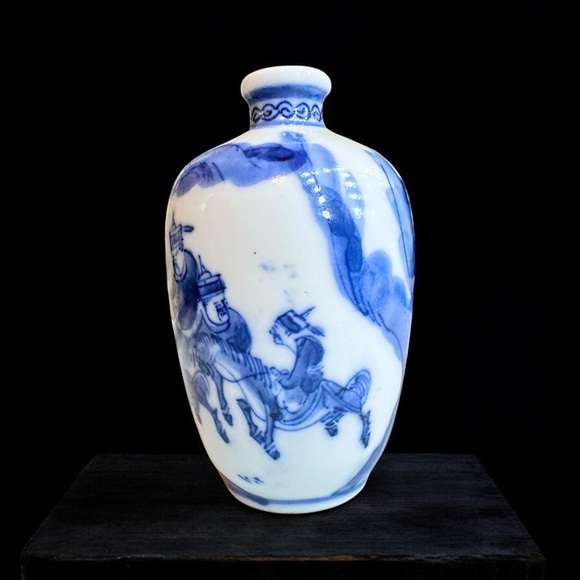 18th Century Chinese Blue & White Glazed Porcelain Snuff Bottle - Picture 9 of 11